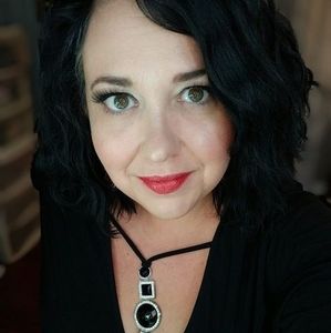 Meet your Posher, Faith